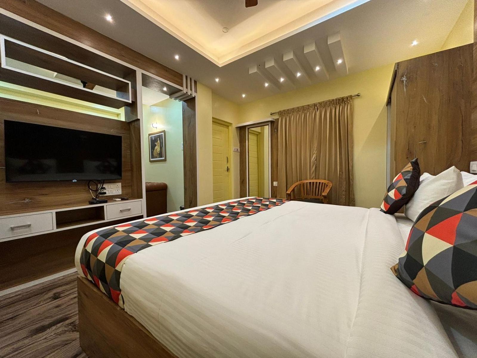 Forest Transit Hotel Coimbatore Exterior foto